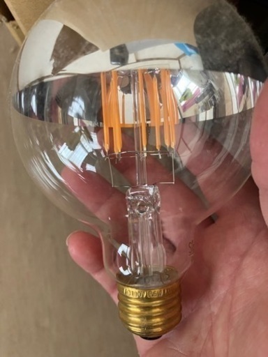 LED電球2個です