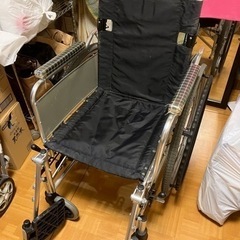 (お引き渡し予定者様決定)車椅子　差し上げます。