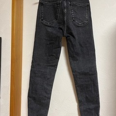 ZARA スキニーの画像