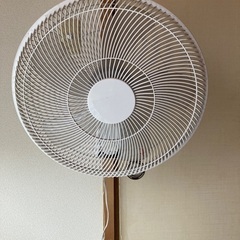 壁掛け扇風機