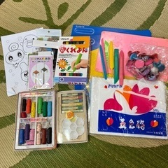 粘土版、クレヨン、スタンプなどの画像