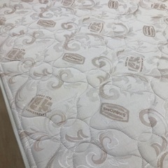 Simmonsのシングルベッドのご紹介ですの画像