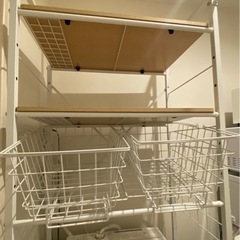 〆【使用期間2年未満】カゴ付ランドリーラック譲ります！の画像