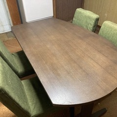 ダイニングテーブル　椅子4脚付き