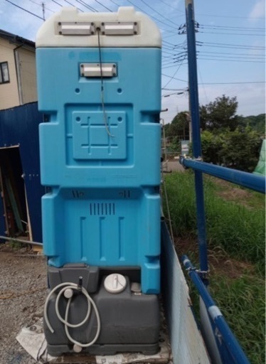 仮設トイレ