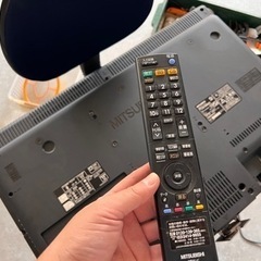 液晶カラーテレビ　32インチ　三菱　地デジ対応　リモコン付き　の画像