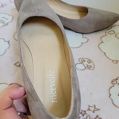 まだまだ履けます ベージュ系パンプス 23.5の画像