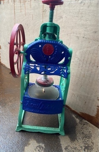 かき氷機 ギアー駆動、業務用手動式 氷削機、刃及び氷押え有り、埼玉県