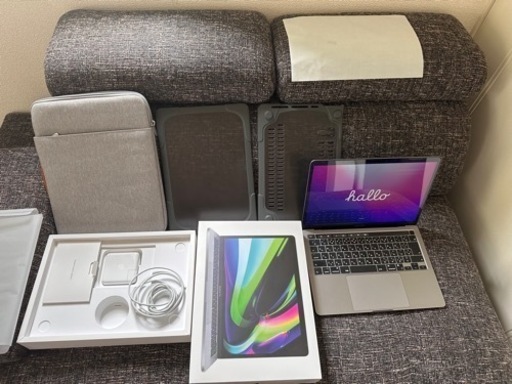 MacBook Pro 2022年　M2  256GB ほぼ新品