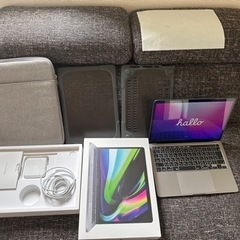 MacBook Pro 2022年　M2  256GB ほぼ新品　