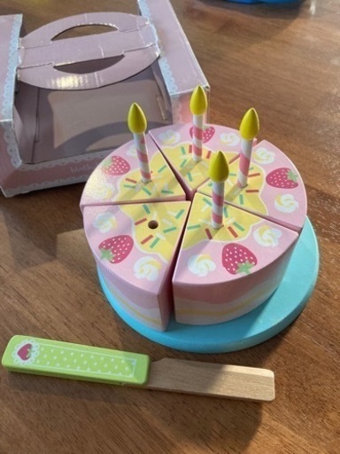木のケーキおもちゃ　海外もの