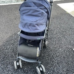 ベビーカー　combi