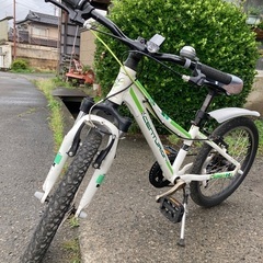 CLANP 子ども用自転車（グリップシフト変速、ライトあり）の画像