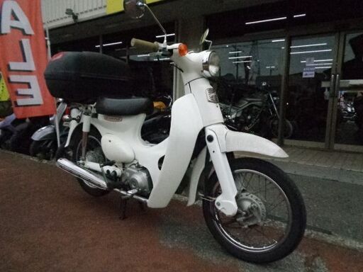 NO.4732　リトルカブ　４サイクルエンジン　４速ギヤ　リヤボックス付き　ホワイト　☆彡