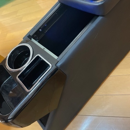 ホンダ フリード コンソールボックス スパイク兼用