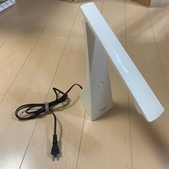 パナソニック　卓上ライトLED ホワイト　美品中古