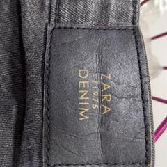 ZARA ダメージスキニーパンツの画像