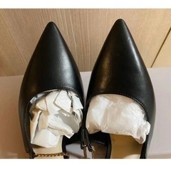 CHARLES & KEITH ヒールの画像