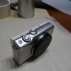 Canon eos m100 ミラーレス一眼レフの画像