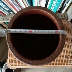 壺（茶色）の画像