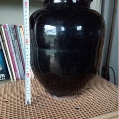 壺（黒色）の画像