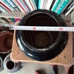 壺（黒色）の画像