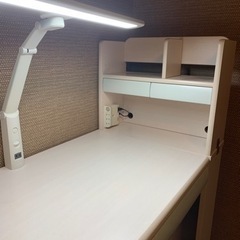 学習デスクの画像