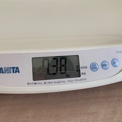 受け渡し者決定】赤ちゃんの体重計　デジタルベビースケールの画像