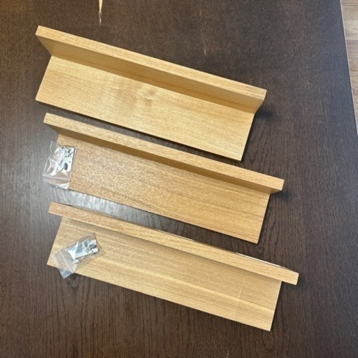 無印良品　壁に直接棚がつけられる　①