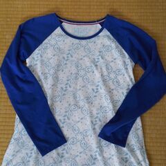 コンバース　CONVERSE　長袖Tシャツ　未着用品