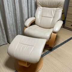 シモンズ ひとりがけ本皮ソファ＋オットマン フィヨルド マニアーナC ノルウェー製の画像