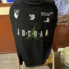 ジョーダン、オフホワイトＴシャツ