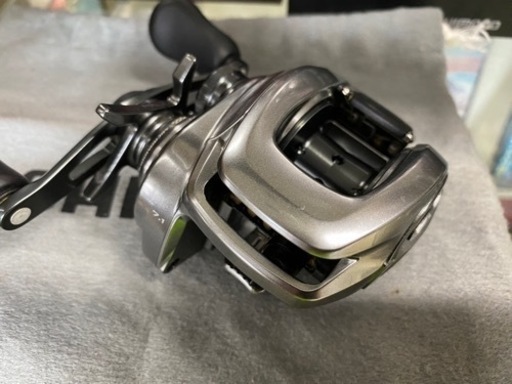 ?【つり具】シマノ 18 Bantam HG【釣具地域最大高価買取アールワンはマンガ倉庫とタッグを組んで高価買取!!地】