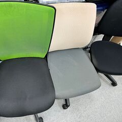 【無料・差し上げます】デスクワゴン 2個 ＋ 椅子 3個 オフィス家具の画像