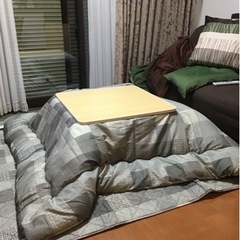 コタツ　ラグ、布団お付けします