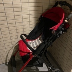 combiベビーカー