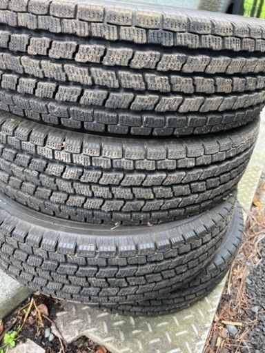 145/80/12 スタッドレスタイヤ