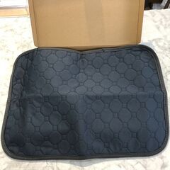 ▼値下げ▼ 【在庫2点】RaxATEX ラックスアテックス 洗える ペットシーツ 犬 猫用 おしっこマット ペットマット 下敷きマット 丸ごと洗える 速乾 35cm×50cm,ブラック色 各458円 店頭販売 南区花畑の画像