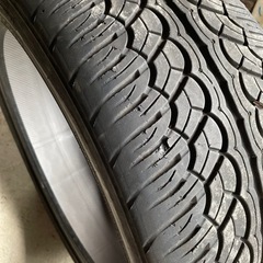ヨコハマタイヤ　285/40R22の画像