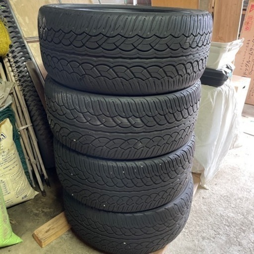 ヨコハマタイヤ　285/40R22
