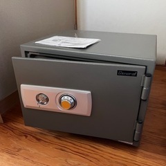 耐火金庫　美品　ダイヤル式　鍵　説明書完備　Gemeral ゼネラル
