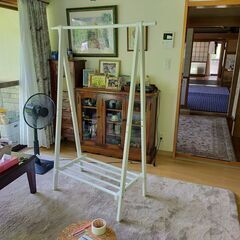 木製 白の ハンガーラックの画像