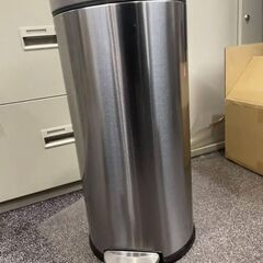 ステンレス ゴミ箱 【7/17 までお引き取り】