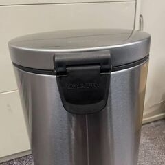 ステンレス ゴミ箱 【7/17 までお引き取り】の画像