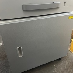 コピー機も置ける丈夫な棚