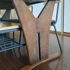 ダイニングテーブル大きめの画像