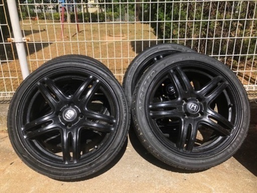 4本で1万円　17インチ.7J.インセット45  4h pcd100 汎用ホイールです。