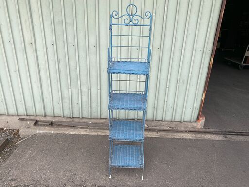 宇都宮でオシャレな家具を探すなら『オトワリバース！』展示品 アイアンラック フリーラック 花台 ブルー アンティーク調 飾り棚 中古品