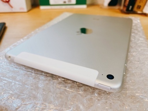 iPad mini 4 ／ 32GB シルバー セルラーモデル　