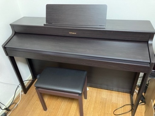 既に買取者決定。中古電子ピアノ　Roland ほぼ未使用　椅子等6点セット　美品